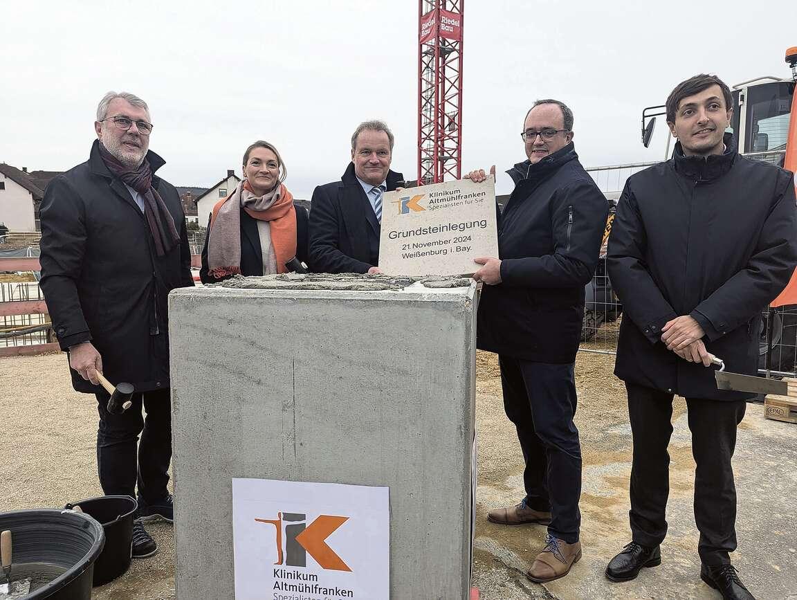 Gesundheitsministerin legte den Grundstein f&uuml;r die Klinik-Erweiterung in Wei&szlig;enburg