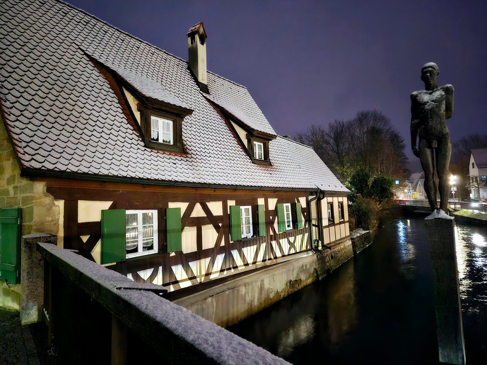 Der erste Schnee lag am Donnerstag auf den Hersbrucker Dächern.