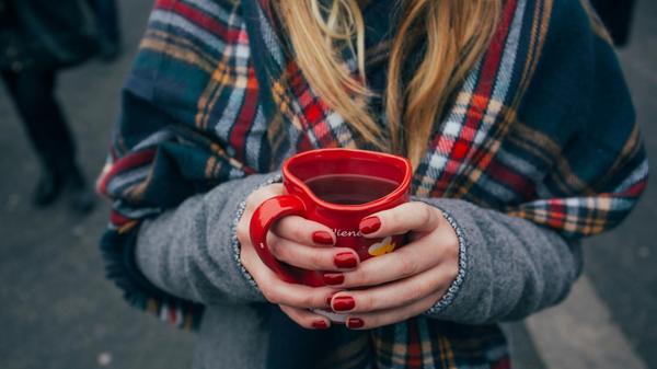 Der Kiosk West in Nürnberg verwandelt sich noch bis Samstag, 23. November, in das "Winter Kiosk West". Dort gibt es jeweils ab 18 Uhr hausgemachte Flammkuchen, Glühwein, Feuerzangenbowle und Feuer.