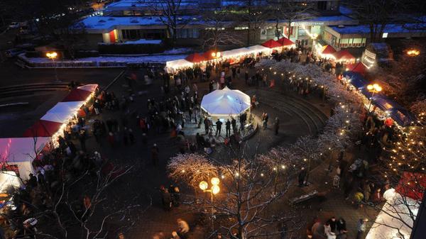 Am Samstag, 30. November gibt es auf dem nachhaltigen Weihnachtsmarkt Langwasser leckere Speisen und Getränke sowie nachhaltige Kunsthandwerke, Live-Musik und Mitmachaktionen. Der Markt vor der Paul-Gerhardt-Kirche (Glogauer Straße 23) findet von 13 Uhr bis 19 Uhr statt.