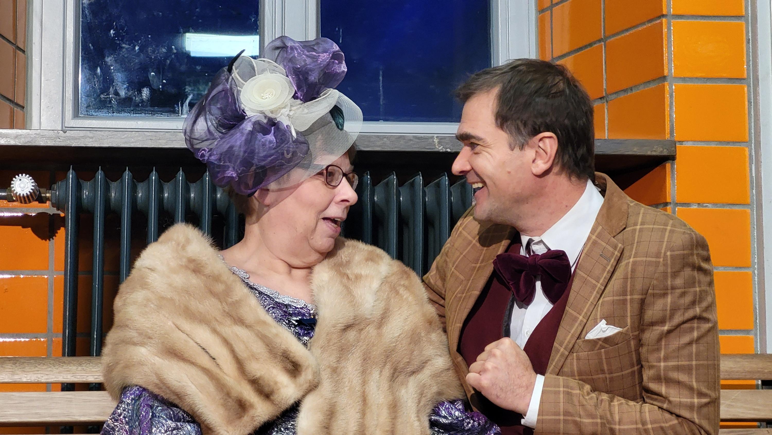 Feuer, Tanz und mystische Parallelwelten am Wei&szlig;enburger Bahnhof