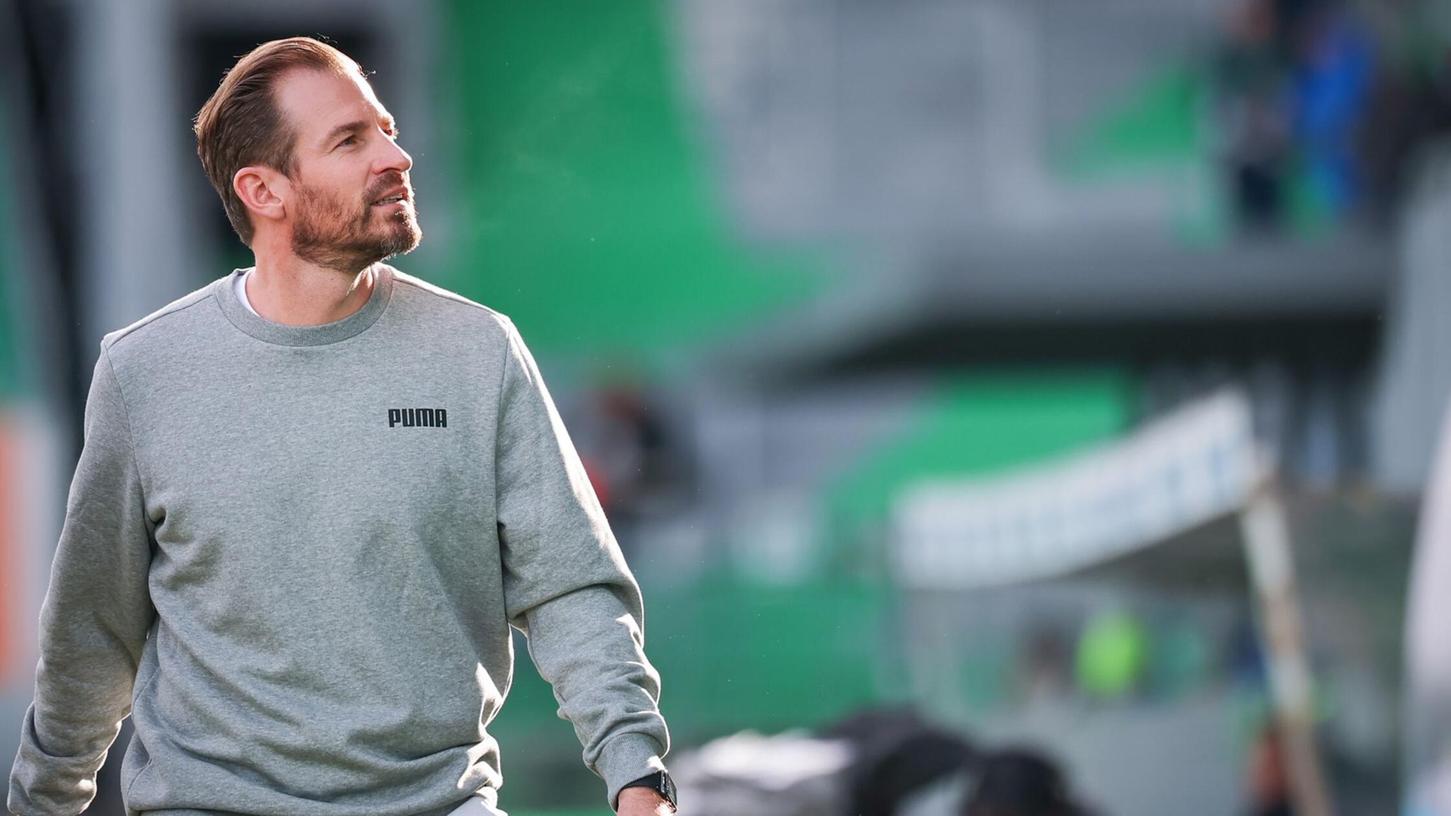 Das Debüt von Fürths Trainer Jan Siewert endet mit einer Niederlage. Das Debüt von Fürths Trainer Jan Siewert endet mit einer Niederlage.