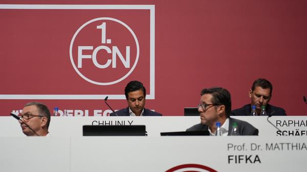 ... unter ihnen seit seiner Wahl im letzten Jahr auch Raphael Schäfer...