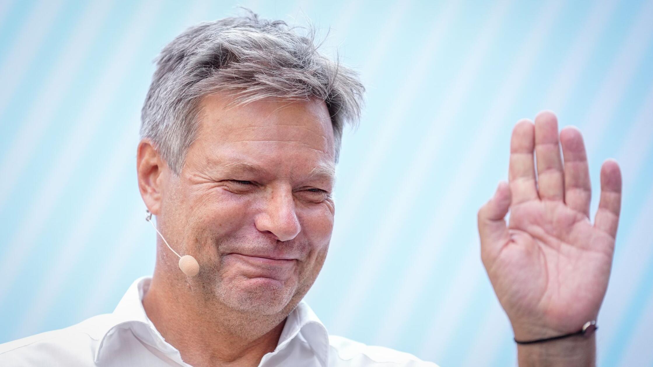 Habeck am K&uuml;chentisch: Superreiche besteuern f&uuml;r Bildung