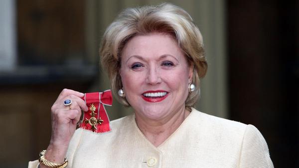 Mit ihrer Familiensaga zu Emma Harte erreichte Barbara Taylor Bradford ein Millionenpublikum. Die Romanautorin starb im Alter von 91 Jahren, wie die britische Nachrichtenagentur PA unter Berufung auf ihre Sprecherin und den Verlag Harper Collins meldete.