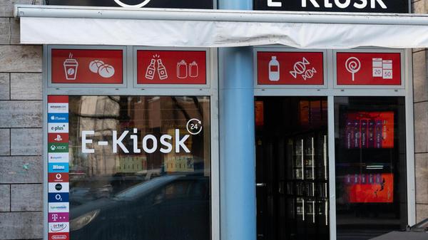 26.11.2024, Bayern, München: Ein rund um die Uhr g