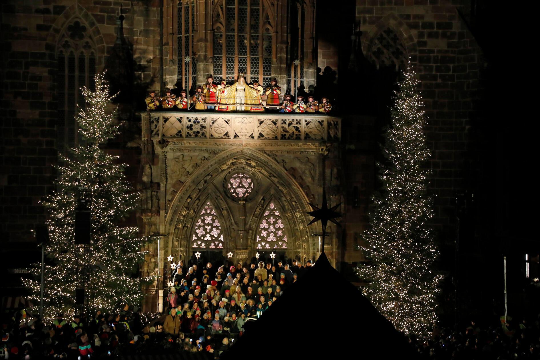 Die eindrucks- wie stimmungsvolle Kulisse vor der Frauenkirche.
