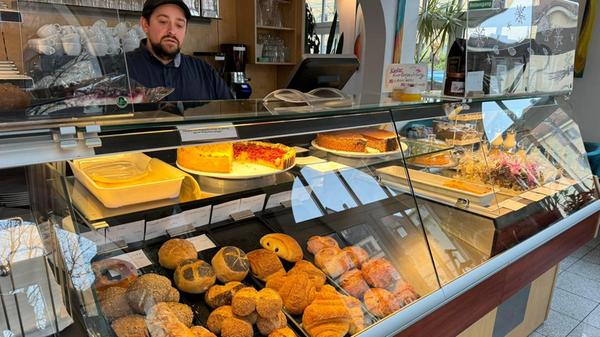 Natürlich gibt es neben süßen Leckereien auch Brötchen, Brezen und Brot. Momentan noch von der Bäckerei Imhof, aber wenn die Zeit es hergibt vielleicht auch zukünftig aus eigener Herstellung.