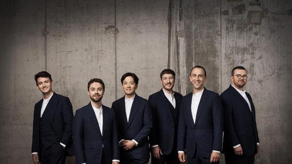 Das Männervokalensemble "The King's Singers" sind bekannt für ihren Gesang von Renaissance bis Pop. Die Gruppe kommt am Freitag, 6. Dezember, um 19.30 Uhr ins Germanische Nationalmuseum und hat festliche Advents- und Weihnachtsmusik, zu Herzen gehende Melodien, altbekannte Weisen und jazzy Christmas im Gepäck. Tickets für das A-Kapella-Konzert gibt es ab rund 21 Euro.