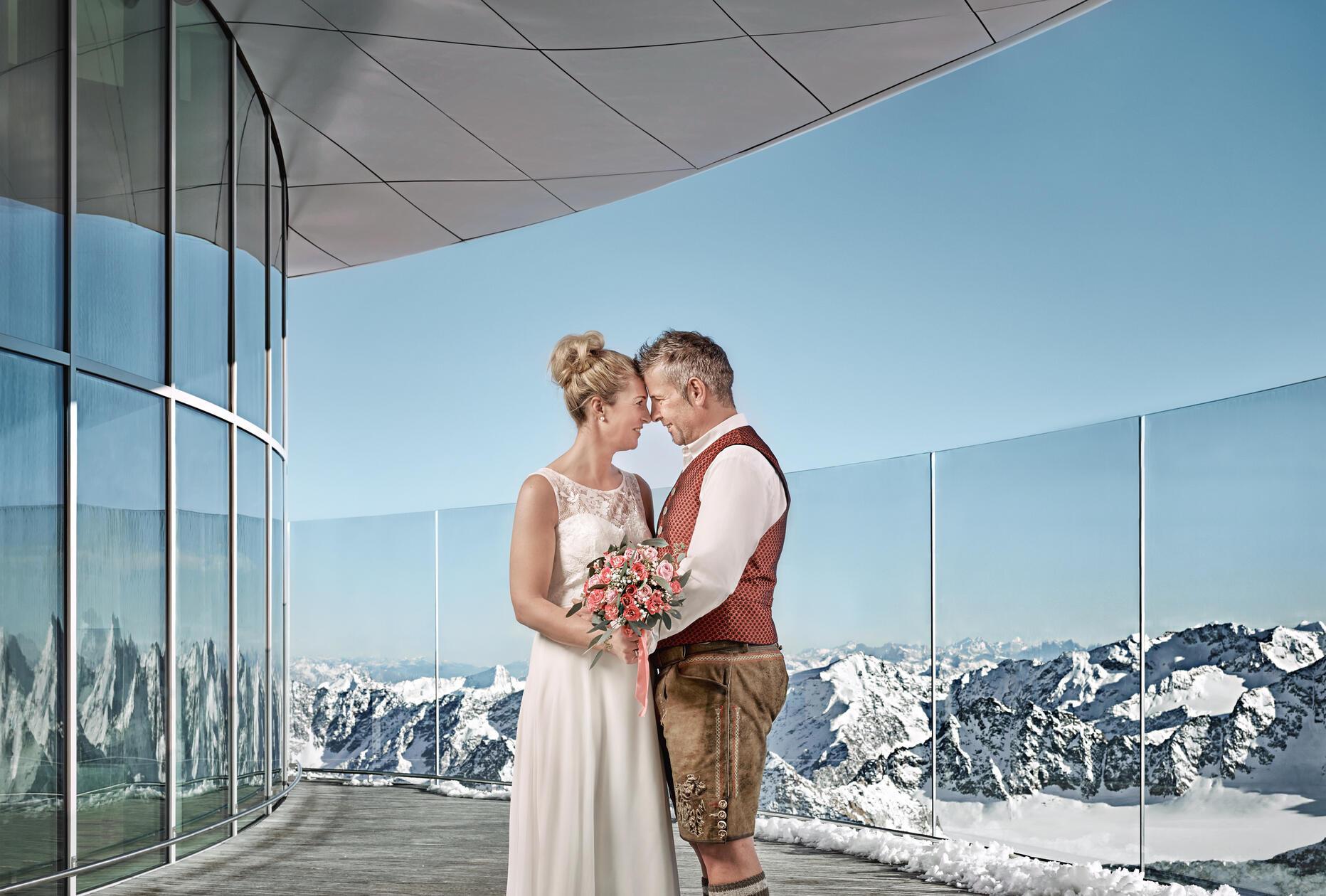 Heiraten auf 3440 Metern Höhe? Das ist auf dem Pitztaler Gletscher möglich. Hier ist das höchstgelegene Standesamt Europas.