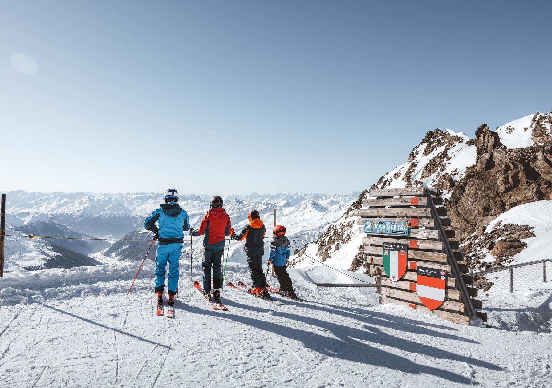 Im Kaunertal fährt man an der Grenze zu Südtirol Ski und genießt eine tolle Aussicht.