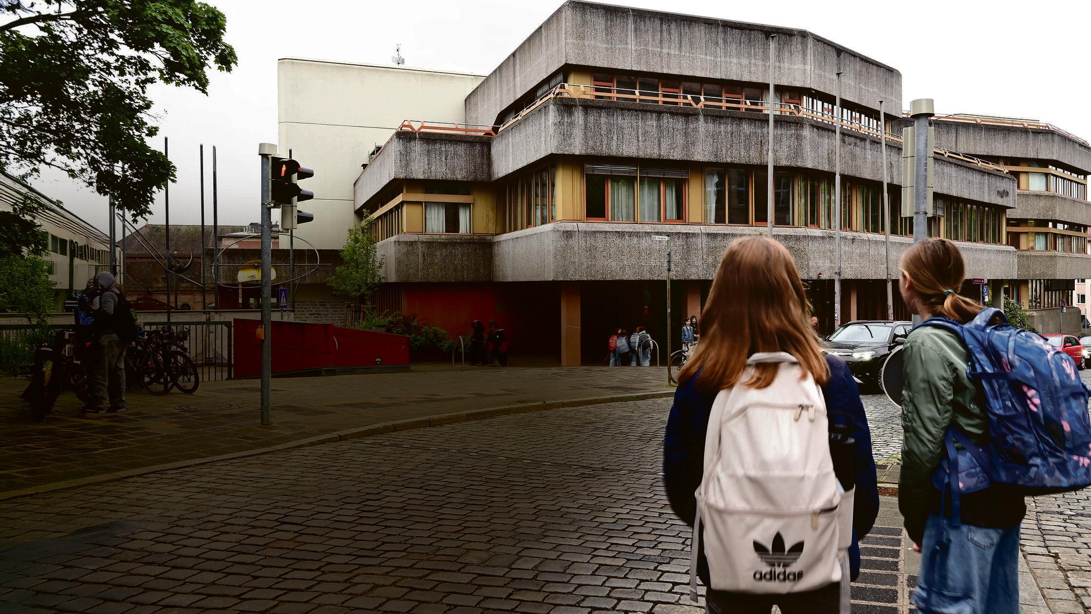 Johannes-Scharrer-Gymnasium in der Tetzelgasse. Di
