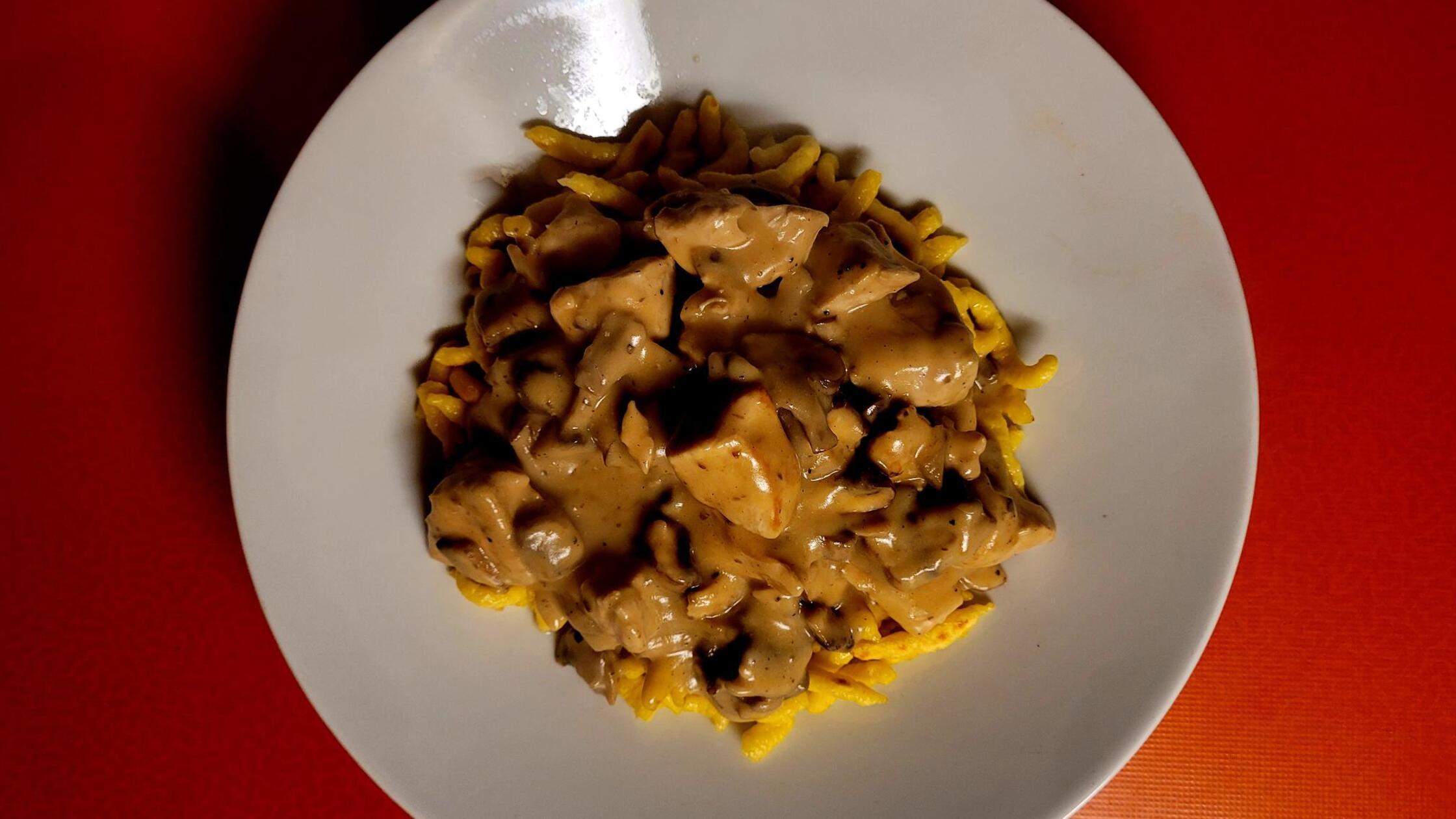 Klassiker aus der Schweiz: So schnell gelingt Zürcher Geschnetzeltes ...