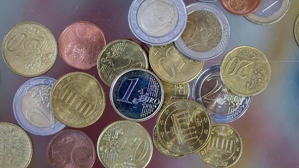 ILLUSTRATION - 23.10.2023, Sachsen, Leipzig: Geldm