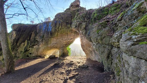 Das Felsentor oberhalb des Happurger Stausees,