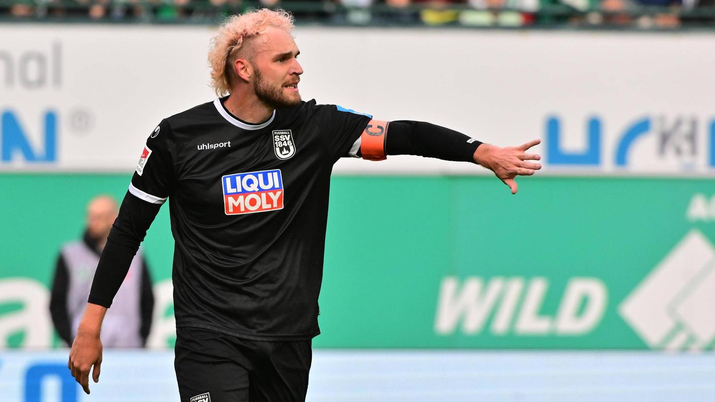 Auf der Suche nach einem Linksfuß für die Innenverteidigung ist der Club offenbar in Ulm fündig geworden - Philipp Strompf gilt als Kandidat für einen Wechsel. Auf der Suche nach einem Linksfuß für die Innenverteidigung ist der Club offenbar in Ulm fündig geworden - Philipp Strompf gilt als Kandidat für einen Wechsel.