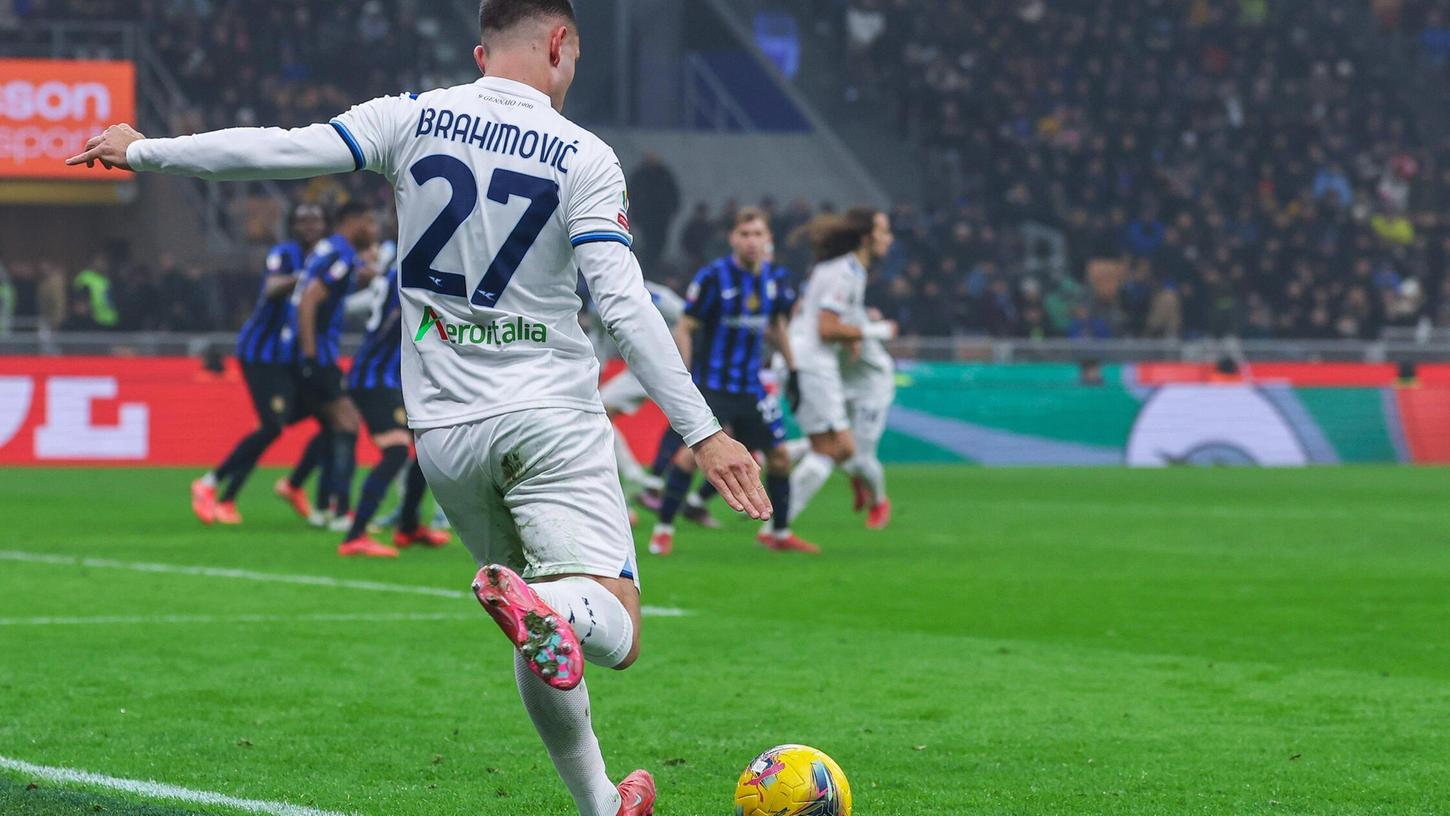 Arijon Ibrahimović spielte in der vergangenen Rückrunde auf Leihbasis bei Lazio Rom in der Serie A. Arijon Ibrahimović spielte in der vergangenen Rückrunde auf Leihbasis bei Lazio Rom in der Serie A.