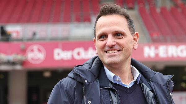 Die Club-Fans bekommen einen neuen Namen zu lernen – und was für einen: Panagiotis Chatzialexiou trat Ende Mai die Nachfolge von Dieter Hecking als Sportvorstand an. Der 48-Jährige war zuvor beim Deutschen Fußball-Bund unter anderem als Sportlicher Leiter und Nachwuchs-Koordinator verantwortlich. „Er ist ein ausgewiesener Fußballfachmann, der enorme Qualitäten und eine Menge Expertise in vielfältigen Bereichen des Fußballs mitbringt“, wurde Aufsichtsratsvorsitzender Peter Meier in der Pressemitteilung zum neuen Funktionär zitiert. „Joti“ selbst sagte zu seinem Amtsantritt: „Mein großes Ziel ist es, beim und mit dem traditionsreichen Club sportlich neue Impulse zu setzen und damit meinen Teil zu einer erfolgreichen Zukunft beizutragen.“