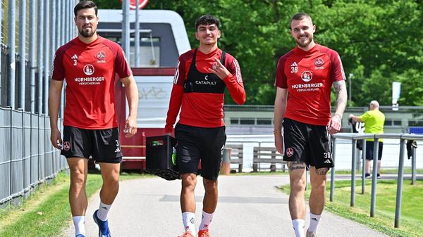 Wie nahezu in jeder Sommerpause hatte der Club auch vor der Saison 2024/25 abermals einen massiven Umbruch zu bewerkstelligen. Insbesondere mit Leistungsträgern wie den erwähnten Uzun und Brown verlor der Club Qualität, auch die Quantität der Abgänge hatte es in sich: 20 Spieler verließen den Verein in und nach der Saison 2023/24 – darunter mit Jan Gyamerah, Erik Wekesser, Florian Hübner, James Lawrence, Jannes Horn, Ahmet Gürleyen, Ivan Marquez und Christopher Schindler zahlreiche Abwehrkräfte.