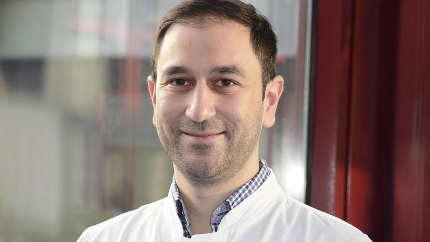 Prof. Dr. Theofilos Tourtas von der Augenklinik Erlangen warnt vor privatem Silvester-Feuerwerk. Prof. Dr. Theofilos Tourtas von der Augenklinik Erlangen warnt vor privatem Silvester-Feuerwerk.
