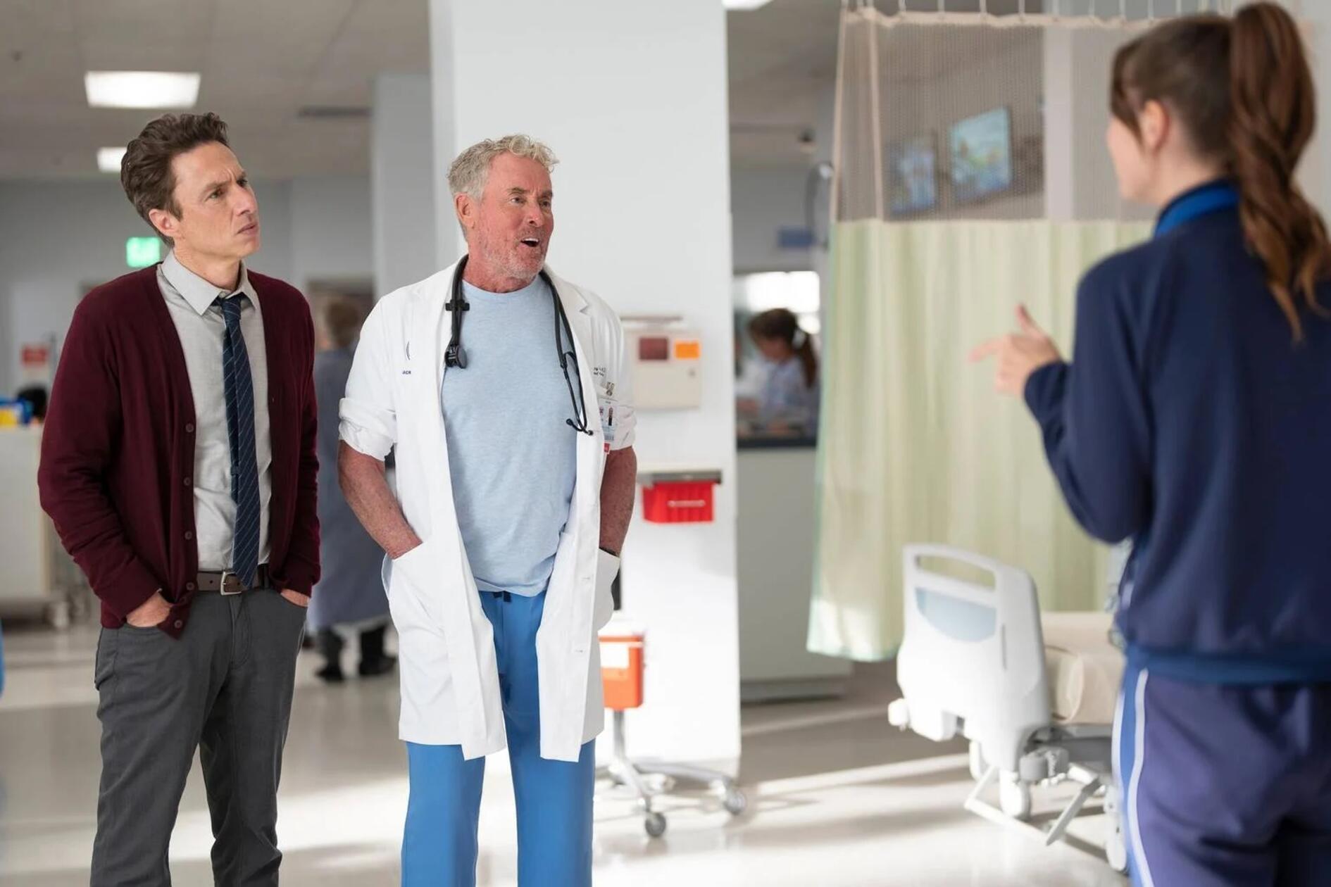 Die legendäre Comedy-Serie "Scrubs" feiert Revival. Die Neuauflage um die beiden Freunde J.D. (Zach Braff) und Turk (Donald Faison) läuft ab 25. März bei Disney+. Die neuen Folgen aus dem Sacred Heart Hospital erscheinen dann immer wöchentlich.