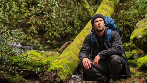 Schauspieler Chris Hemsworth testet in der Dokureihe "Ohne Limits" die Grenzen des menschlichen Körpers und damit auch die seines eigenen aus. Am 15. August geht Runde zwei der Serie bei Disney+ an den Start. Dann stellt sich der Hollywood-Star neuen Herausforderungen.