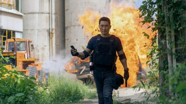Die Spionage-Serie "Butterfly" erscheint am 13. August bei Prime Video. In der Adaption der gleichnamigen Graphic Novel geht es um einen ehemaligen US-Agenten, der, mittlerweile in Südkorea lebend, von einem Fehler aus seiner Vergangenheit eingeholt wird. In den Hauptrollen sind Daniel Dae Kim ("Lost", "Stowaway") und Reina Hardesty zu sehen.