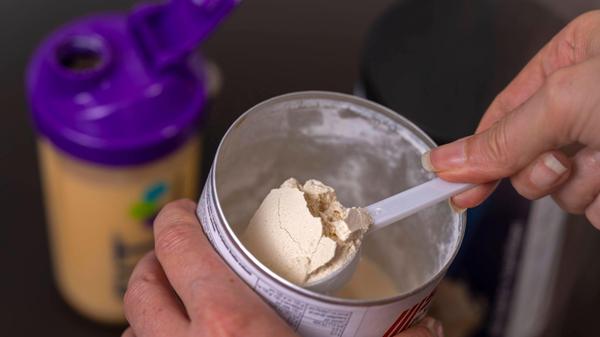 30.05.2024, Eiweisspulver als Nahrungsergänzungsmi