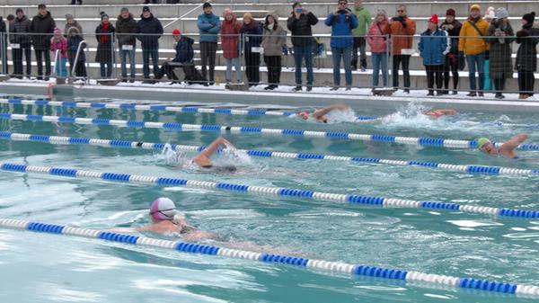 Das Wasser hatte ungefähr 1 Grad Celsius, was auch für Eisschwimm-Verhätnisse kalt ist.