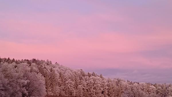 Traumhafte Winterlandschaft im besonderen Licht, fotografiert in See bei Happurg.