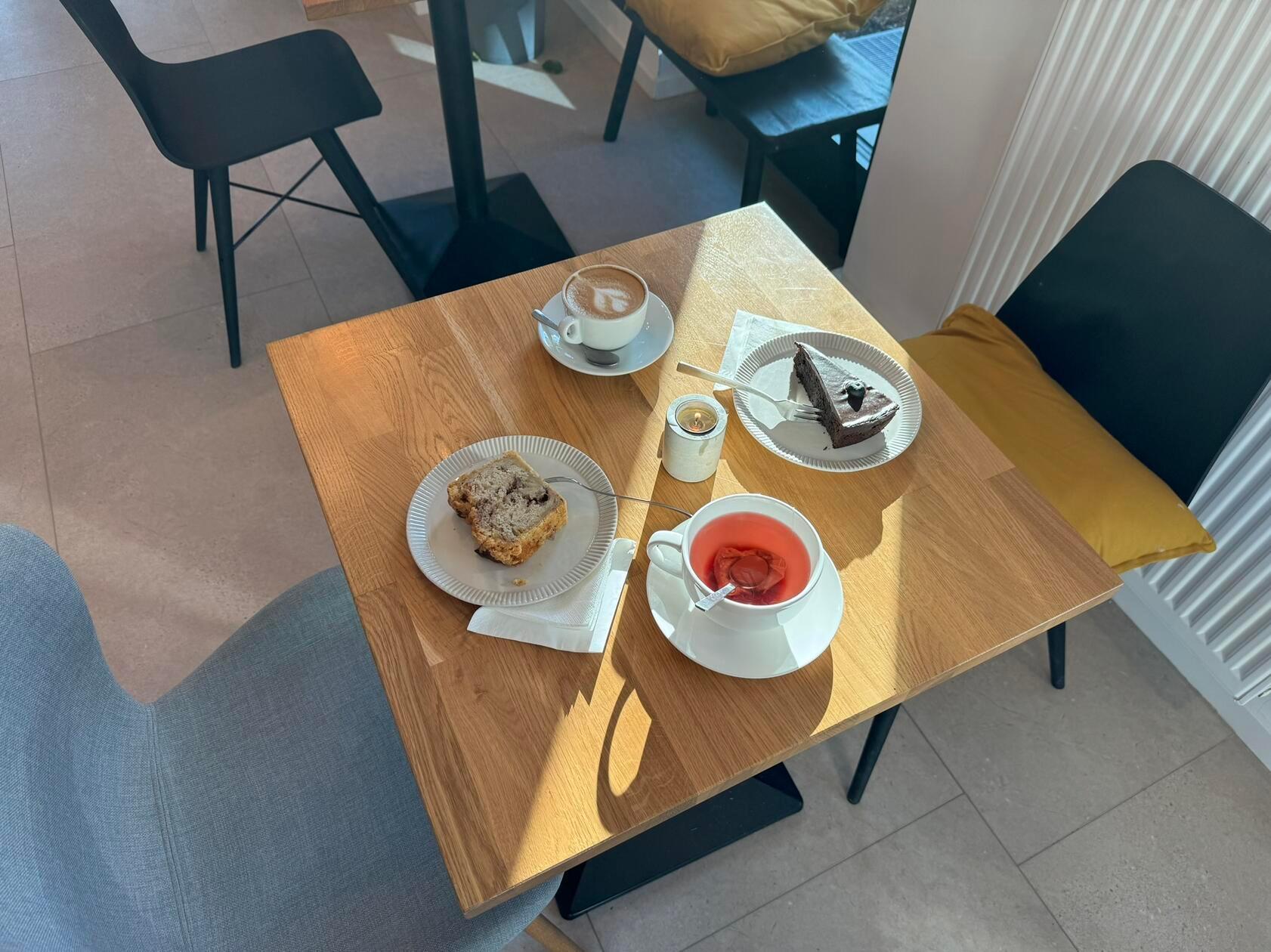 Egal ob Brunch oder Kaffee zwischendurch, egal ob vegan oder glutenfrei, im Herzglück wird jeder fündig.