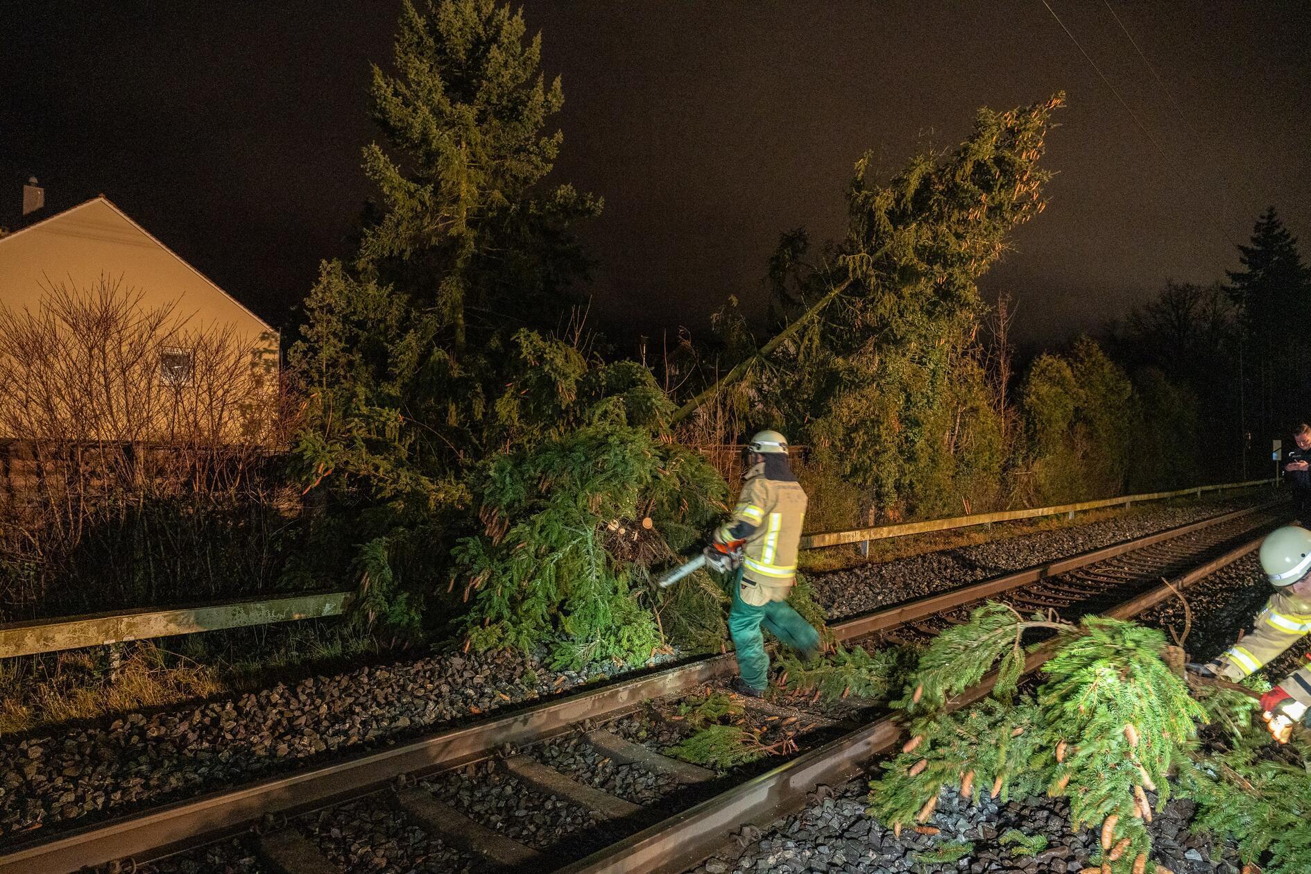 Der Sturm, der am Donnerstagabend über Bayern fegte, hat auch vor der Region nicht Halt gemacht.