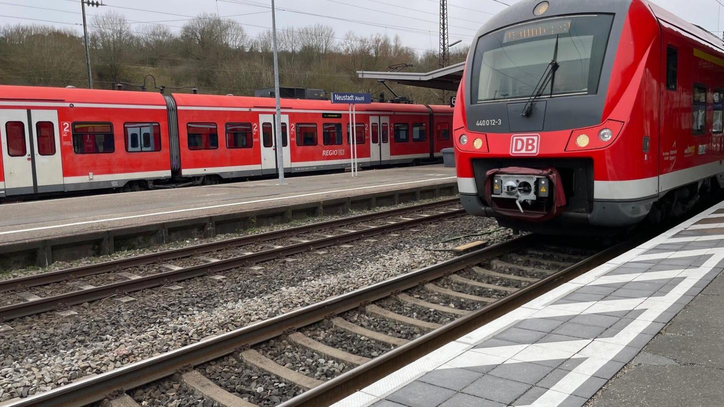 Am Bahnhof in Neustadt/Aisch (Symbolbild) kam es zu kuriosen Ereignissen. Am Bahnhof in Neustadt/Aisch (Symbolbild) kam es zu kuriosen Ereignissen.