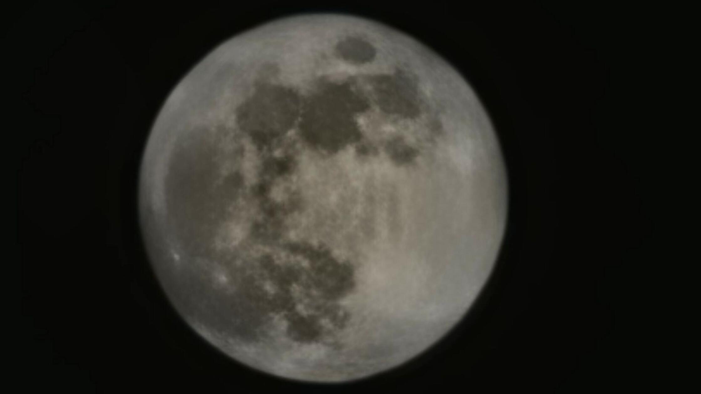 Bei den nordamerikanischen Ureinwohnern heißt der Vollmond im Februar übrigens Schneemond.