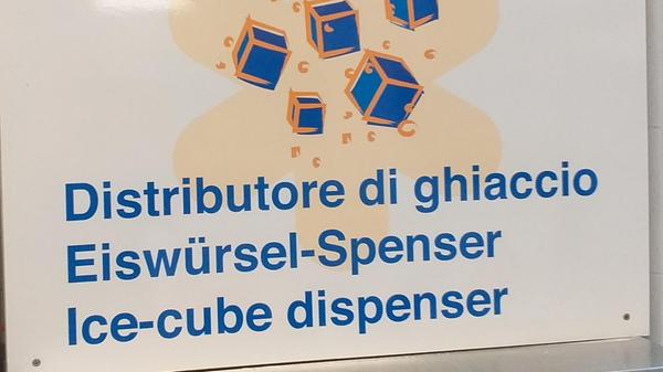 „Den Eiswürfelspender habe ich auf einem Campingplatz bei Cavallino in Italien aufgenommen“, schreibt uns Franz Scholz aus Fürth.;