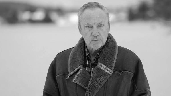 Am 23. November ist der gebürtige Kölner, der den Sprung nach Hollywood schaffte, mit 81 Jahren verstorben. Den Durchbruch schaffte Udo Kier als Schauspieler hatte er 1970 in dem Horrorfilm "Hexen bis aufs Blut gequält" des englischen Regisseurs Michael Armstrong. Er arbeitete mit Hollywood-Größen wie Werner Fassbinder, Lars von Trier, Andy Warhol oder Madonna.