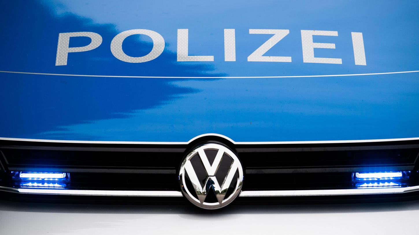 Mit Hilfe der Sicherheitswacht konnte der 23-jährige Tatverdächtige festgenommen werden. Mit Hilfe der Sicherheitswacht konnte der 23-jährige Tatverdächtige festgenommen werden.
