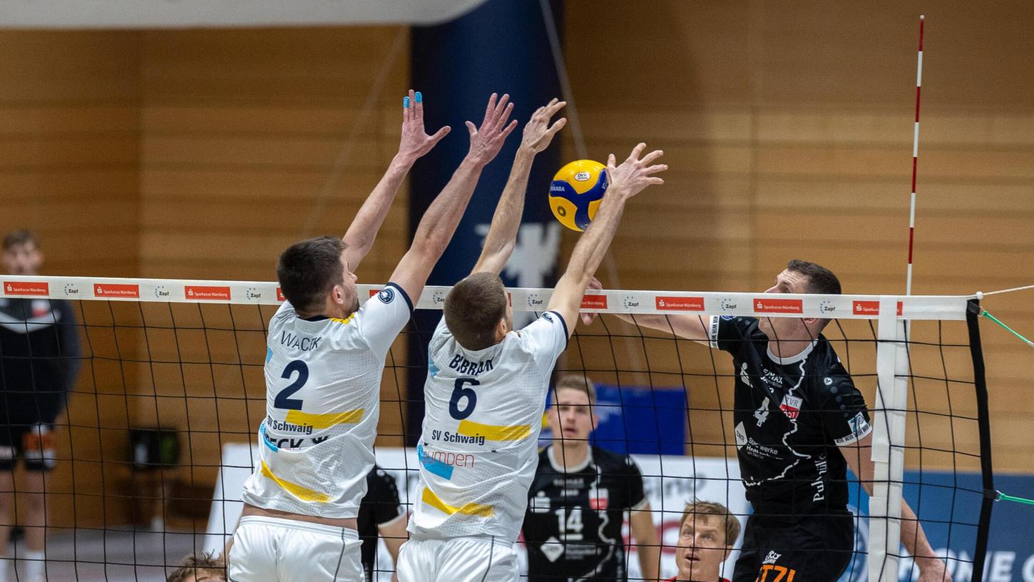 Nächstes Wochenende können die Schwaiger Volleyballer zum ersten Mal in diesem Jahr in der heimischen Halle ihr Können zeigen. Nächstes Wochenende können die Schwaiger Volleyballer zum ersten Mal in diesem Jahr in der heimischen Halle ihr Können zeigen.