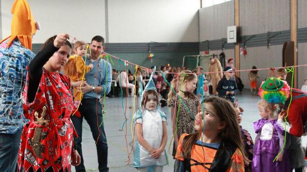 Spiel, Tanz und Spaß steht am Sonntag, 26. Januar, auf der Agenda des Kinderfaschings der Schwabanesen e.V. Ab 14 Uhr können Familien in der Ludwigstr. 16, in Schwabach in ihren kreativsten Kostümen auftauchen. Für Unterhaltung sorgen unter anderem Garden und Solisten.