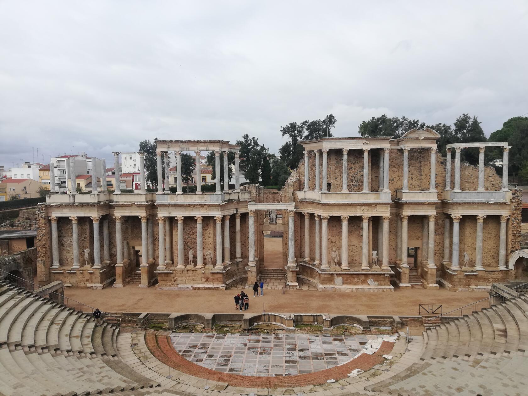 Eine Reise durch Extremadura lohnt sich schon allein aufgrund der historischen Highlights. Zum Beispiel dem Theater von Mérida.