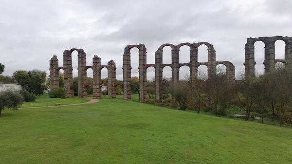 Ein Aquädukt brachte zu Römerzeiten Wasser in die damals wichtige Stadt.