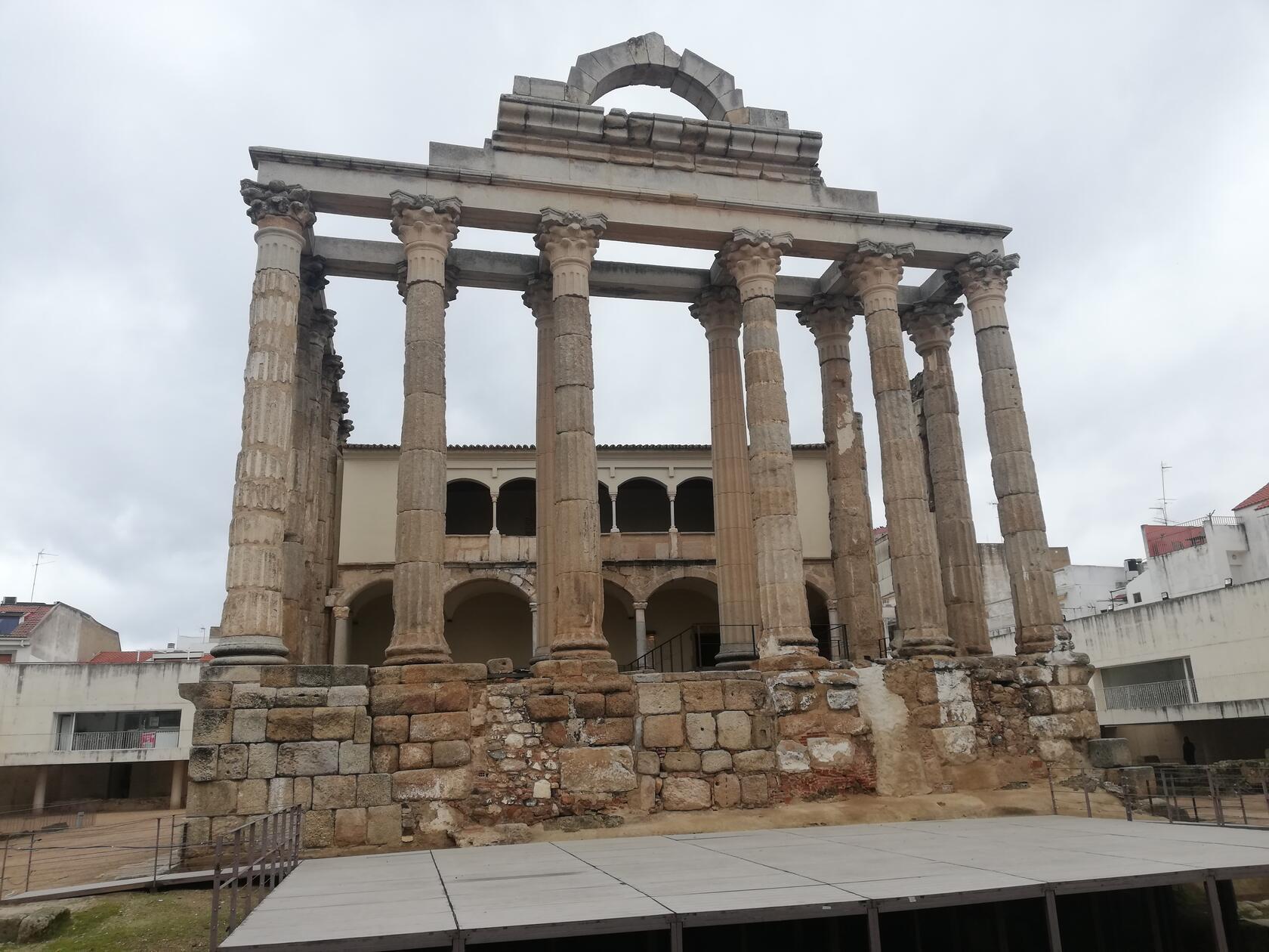 Egal, wo Menschen in Mérida buddeln: Sie finden römische Überreste. Hier ein ehemaliger Tempel.