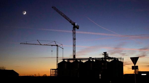 27.01.2021, Baustelle in Mindelheim in der Abenddä