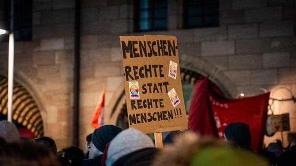 Dies war der erste erfolgreiche Antrag im Bundestag mit Hilfe der AfD.