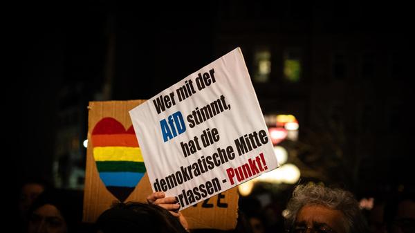 Der gemeinsam beschlossene Antrag von Union, AfD und FDP hat vielerorts für Entsetzen gesorgt.