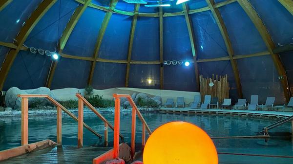 Am Geburtstag gibt es in den Frankenthermen Bad Windsheim den 2,5-Stunden-Tarif für die Thermal-Badehallen gratis. Alles, was darüber hinaus geht wie Sauna, muss allerdings bezahlt werden. Ausweis unbedingt mitbringen!
