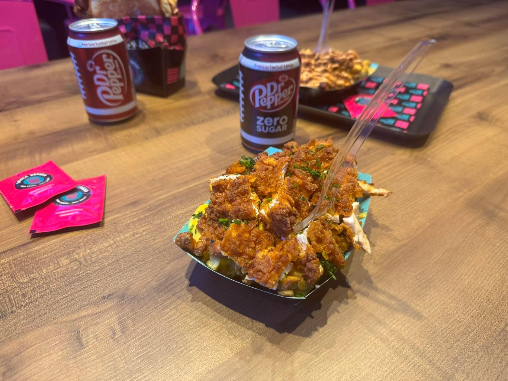 Loaded Fries: Chicken Cheese gibt es für 9,90 Euro.