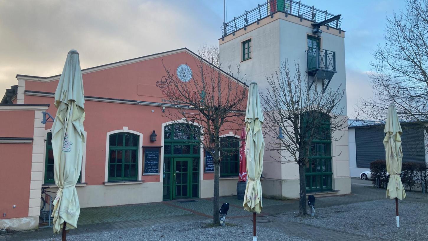Der markante Leuchtturm des Lokals an der Ansbacher Straße war auch für das neue Restaurant "Lighthouse" namensgebend. Der markante Leuchtturm des Lokals an der Ansbacher Straße war auch für das neue Restaurant "Lighthouse" namensgebend.
