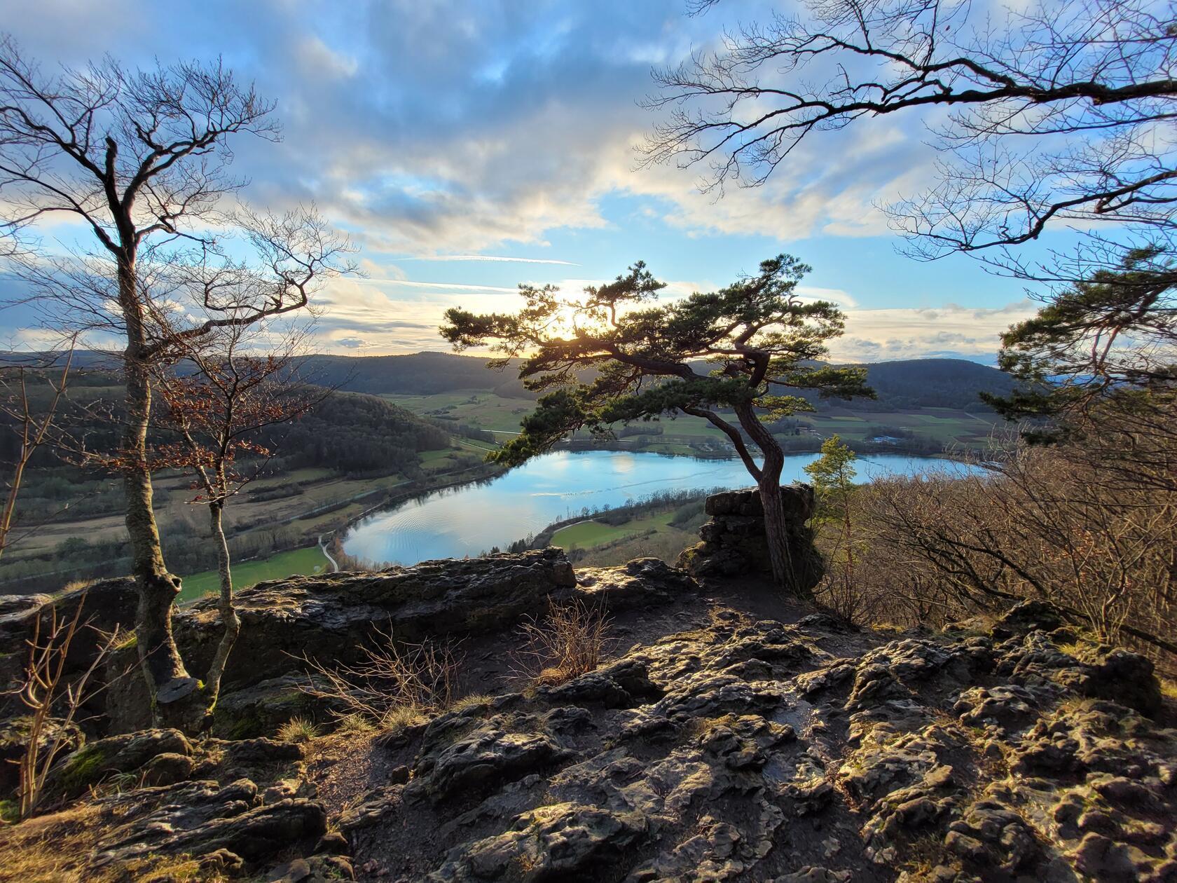 Diese tolle Aussicht über den Happurger Stausee war die Belohnung nach dem Trailrunning unseres Leserfotografen Sascha John.