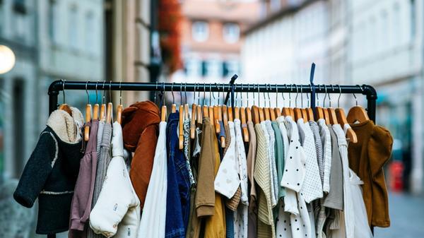Auf dem Familien-Flohmarkt der Gemeinde St. Christophorus können Interessierte am Sonntag, 9. Februar, Kinderkleidung und andere Ware aus zweiter Hand ergattern. Der Second-Hand-Markt findet von 14 Uhr bis 19 Uhr in der Flurstraße 29, in Fürth statt.